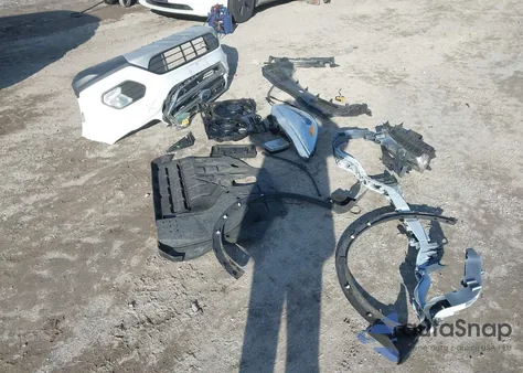 2018 Ford Escape Se z USA, uszkodzony, nr VIN 1FMCU9GD1JUC25810